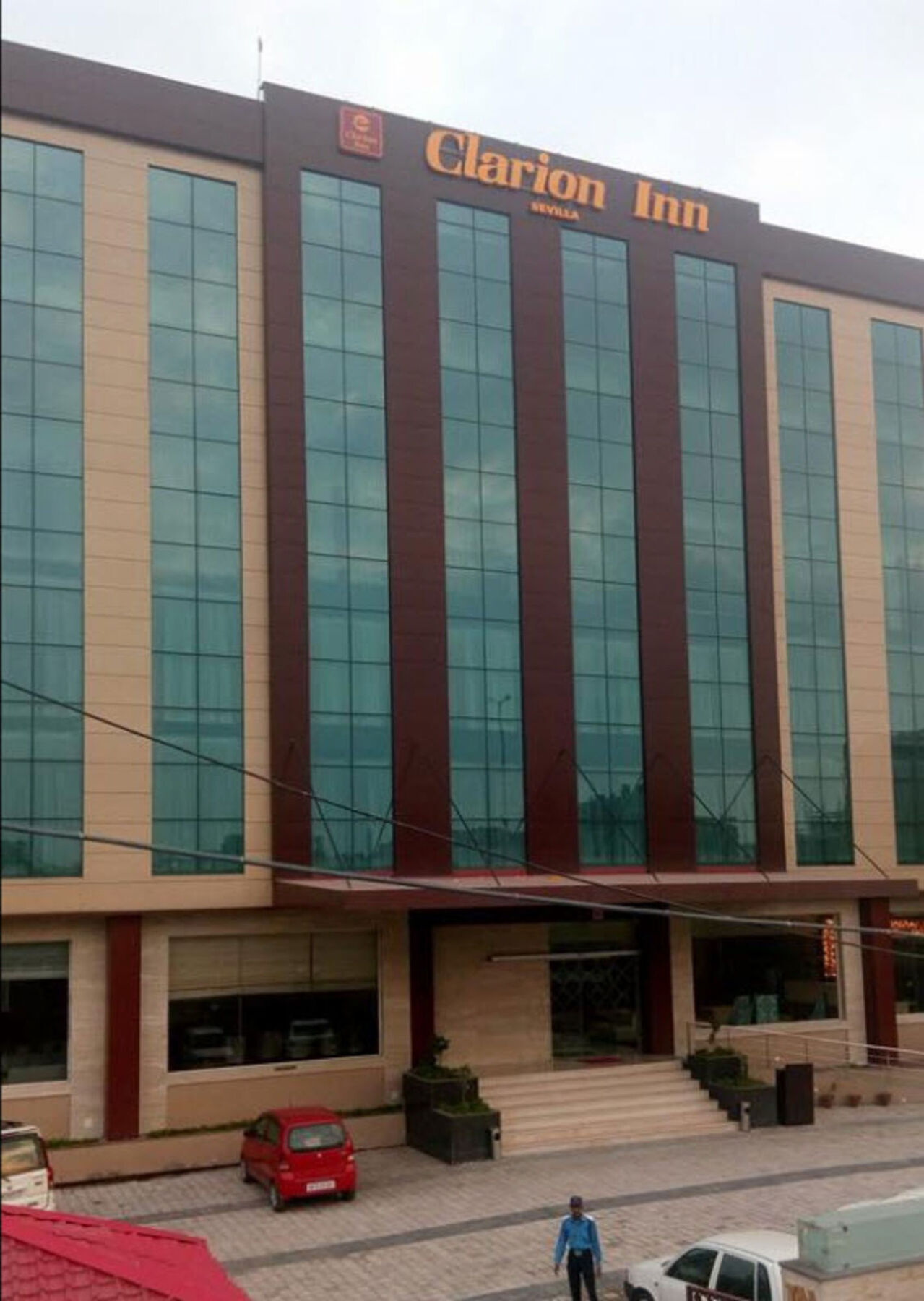 Clarion Inn Sevilla Panchkula Bagian luar foto